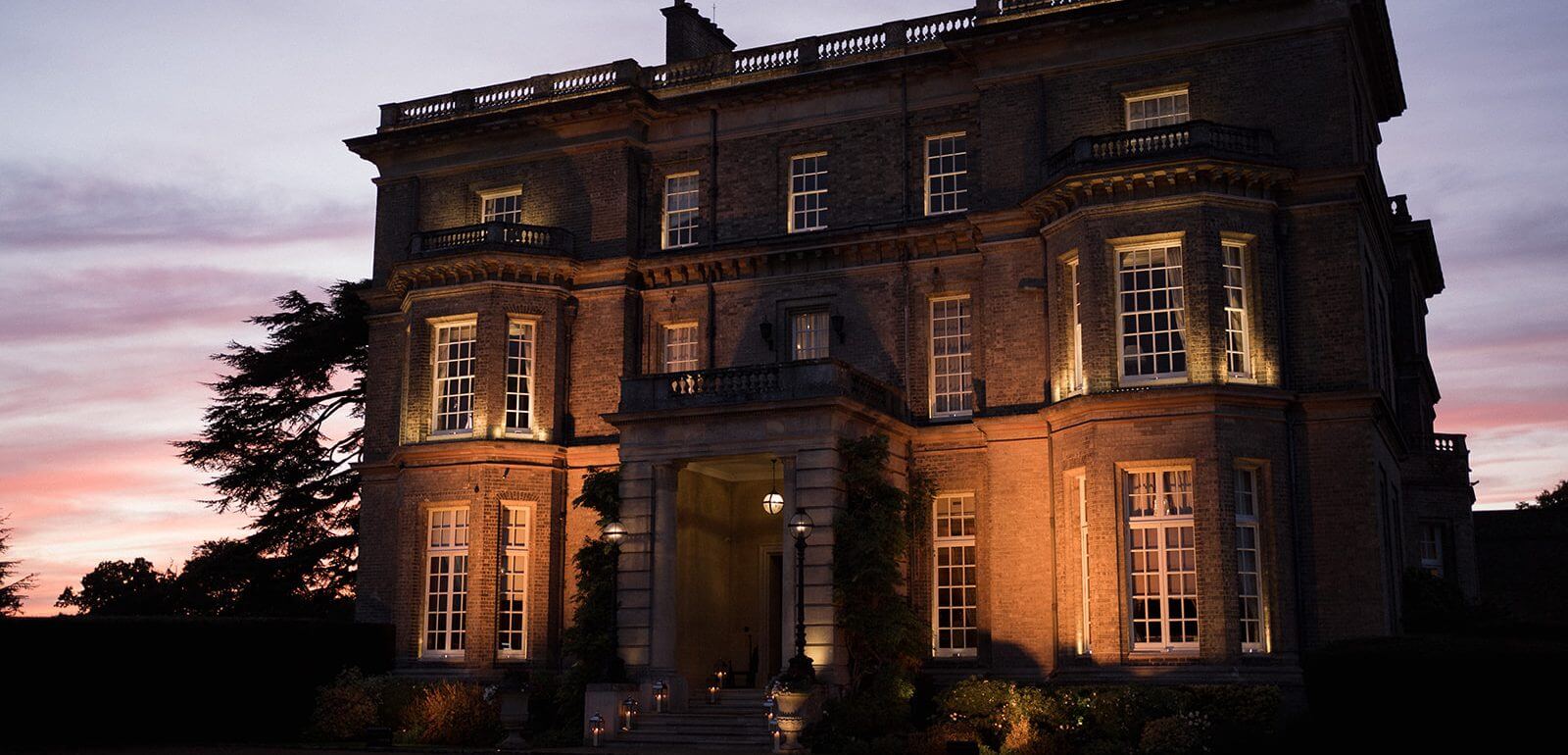 Scenic Hedsor House Wedding Venue, perfect for a last-minute wedding